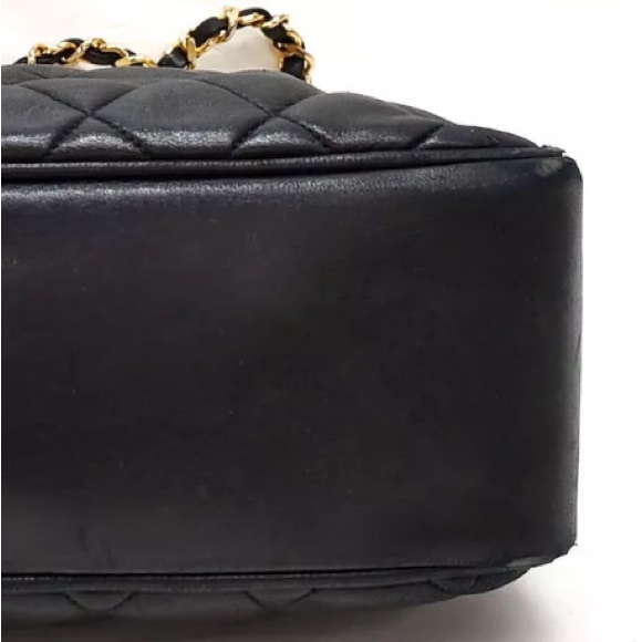 CHANEL CC CHARM Lambskin Tote - Picture 8 of 12